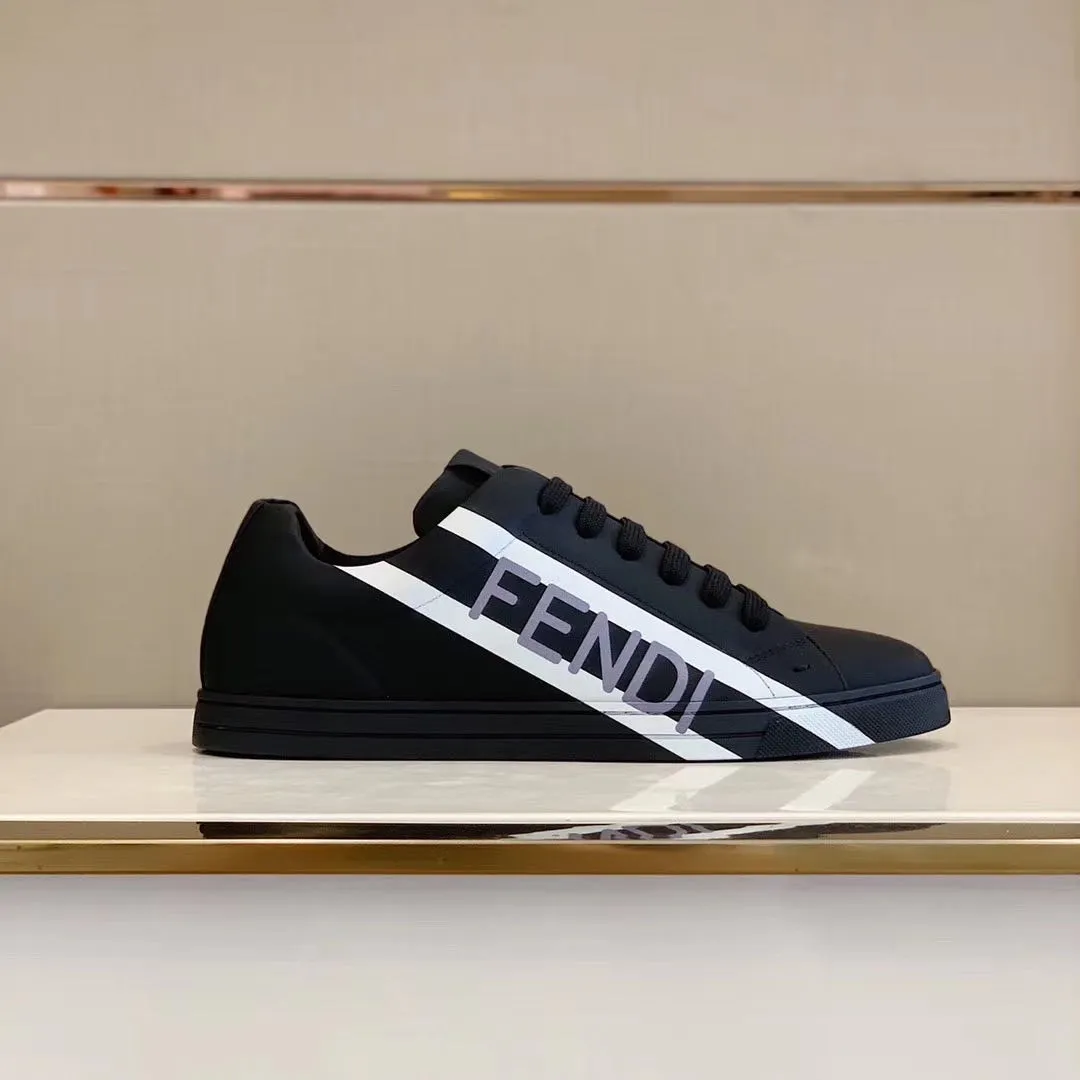 ¥420 Sun]FENDI Classic comfort for men, this sophisticated sneaker is handcrafted from soft calfskin. Mesh inner surface, ultra-light rubber material and rough outsole. This unique thin style is suitable for the casual and exquisite sensibility of this season. It is comfortable and natural on the feet. It is an everyday style for casual travel in autumn and winter! 38/45